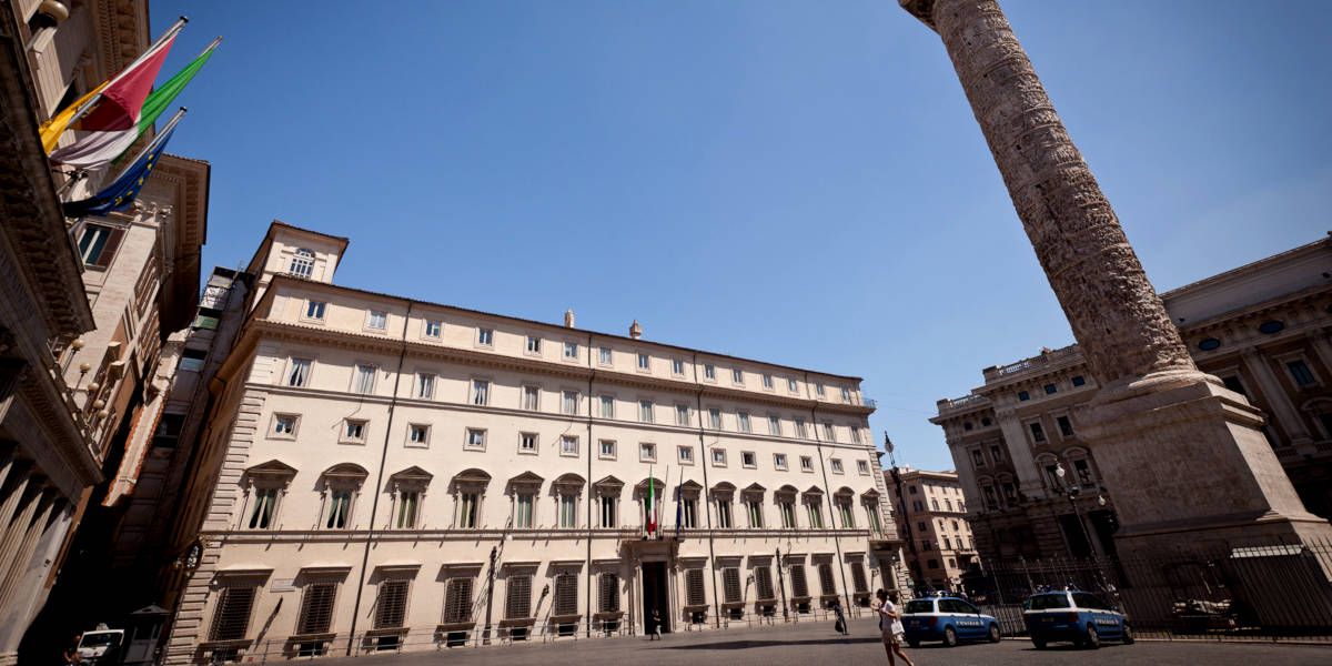 Palazzo Chigi, foto di jimmyweee da Wikipedia