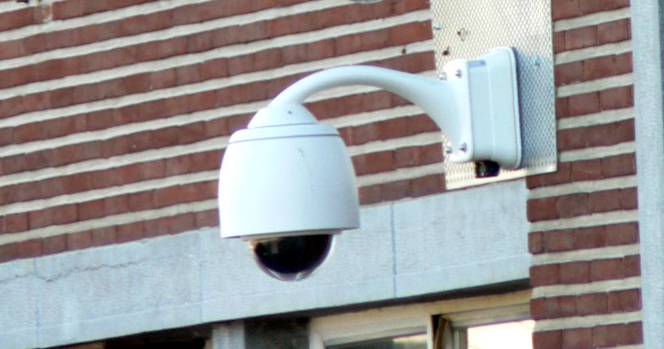 Una videocamera di sorveglianza