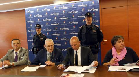 Nerio Dalla Vecchia, componente di Giunta Esecutiva con deleghe alle Politiche Territoriali, Gino Cogo, presidente Anap Vicenza, Bruno Cordischi, vice Questore vicario di Vicenza, Paola Sulis, Sostituto Commissario della Polizia di Stato nonché vice dirigente dell’Ufficio Prevenzione Generale e Soccorso Pubblico della Questura di Vicenza