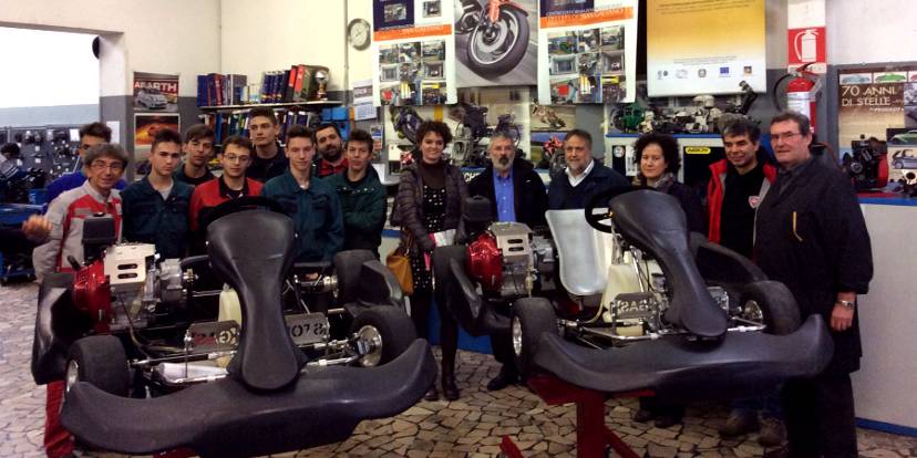 Uno degli incontri pratici in officina Uno degli incontri pratici in officina