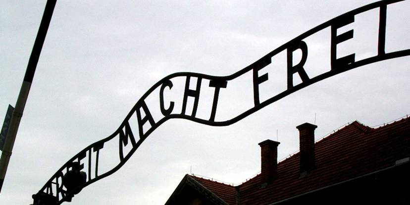 Il cancello principale di Auschwitz - Foto Muu-karhu