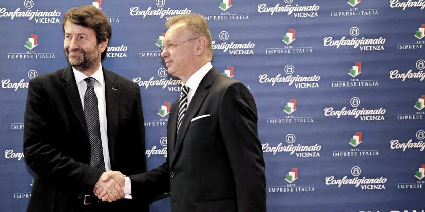 Il ministro Dario Franceschini e il presidente Confartigianato Agostino Bonomo Il ministro Dario Franceschini e il presidente Confartigianato Agostino Bonomo