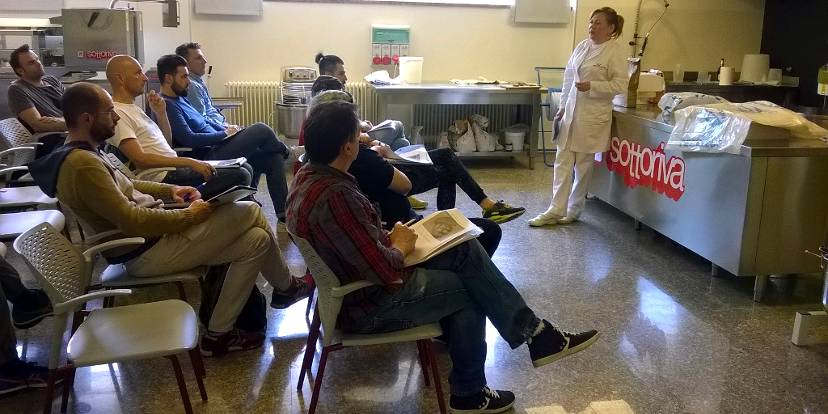 I partecipanti al corso durante una lezione I partecipanti al corso durante una lezione