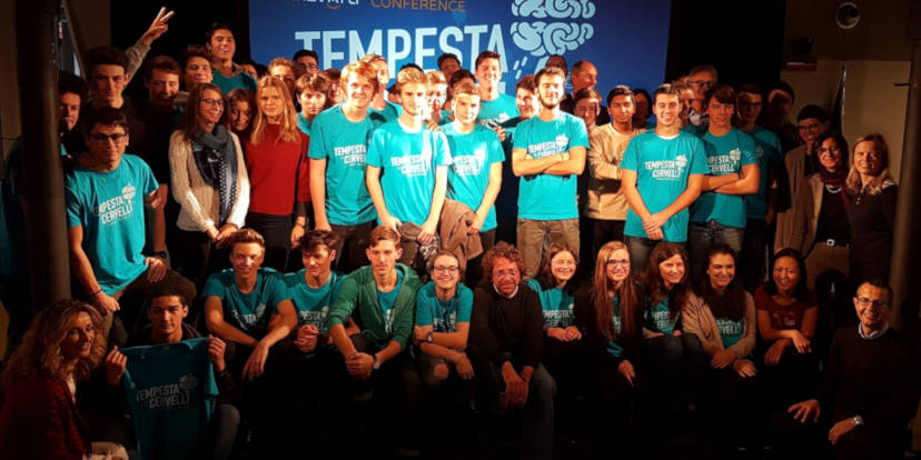 Il gruppo dei giovani premiati Il gruppo dei giovani premiati