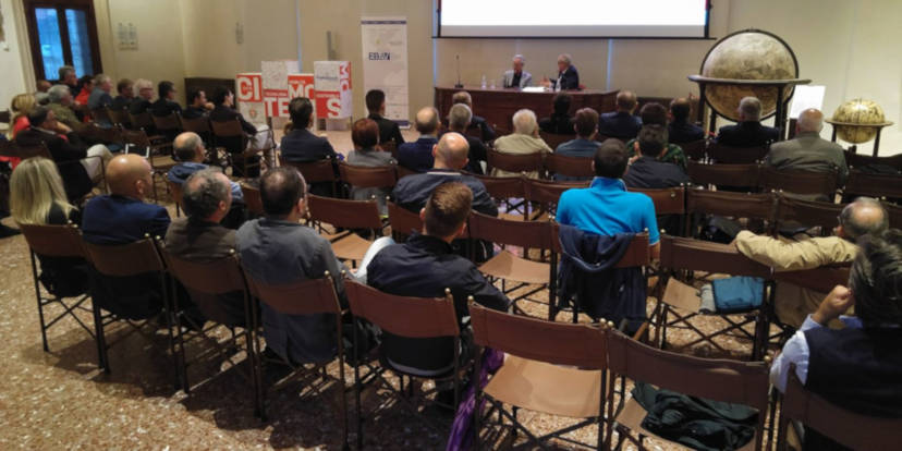 Sala piena per l'incontro con Horacio Pagani Sala piena per l'incontro con Horacio Pagani
