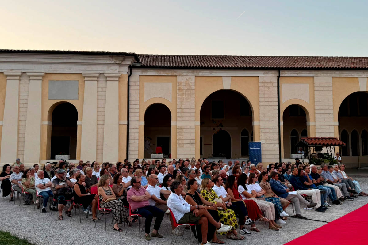 La platea durante il dialogo dedicato alla vita e all'eredità di Sammy Basso