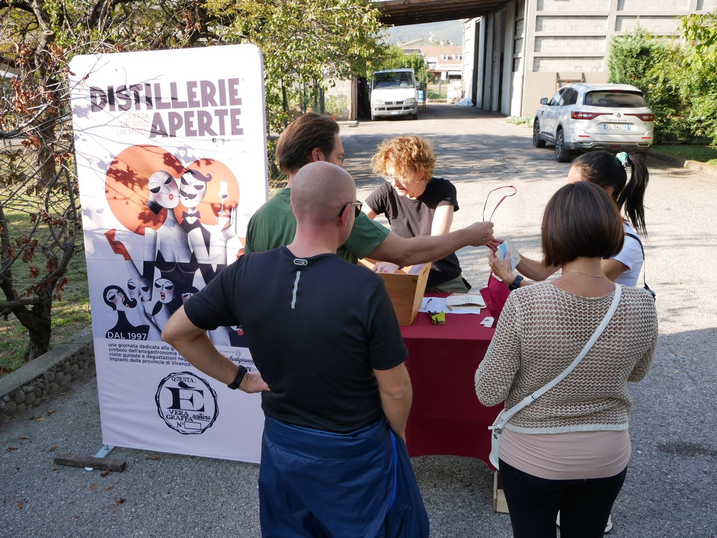 Accoglienza dei visitatori alla manifestazione Distillerie Aperte 2026